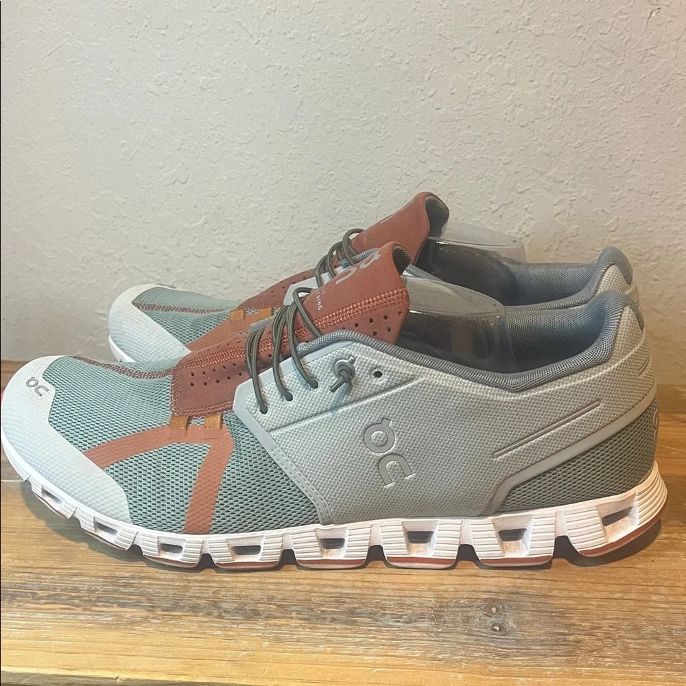 On Cloud Mens 5 Combo sneakers in a Fossil and Canyon color way size 13 - Picture 3 of 8
